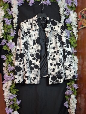Preston & York Black and White Floral Blazer